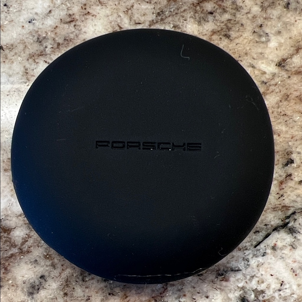 Porsche Black Cable or Charging Cords Storage - Picture 3 of 4